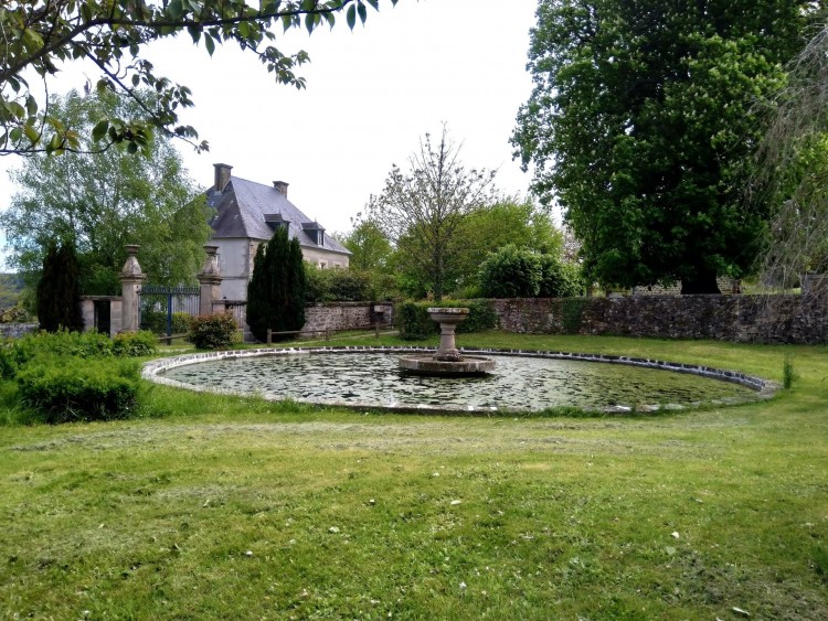 Property for Sale in Maison de Maître with three stunning water features, Creuse, Near Bourganeuf, Creuse, Nouvelle-Aquitaine, France