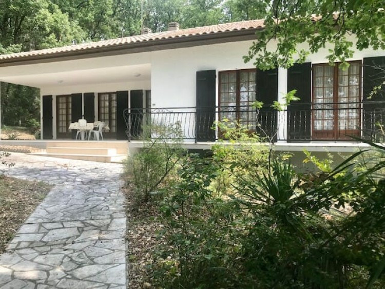 Property for Sale in A Well Built Property with Basement and Garages Situated in an Elevated Position with Woodland Grounds 5 Minutes from A Village With Amenities, Lot-et-Garonne, Duras, Nouvelle-Aquitaine, France