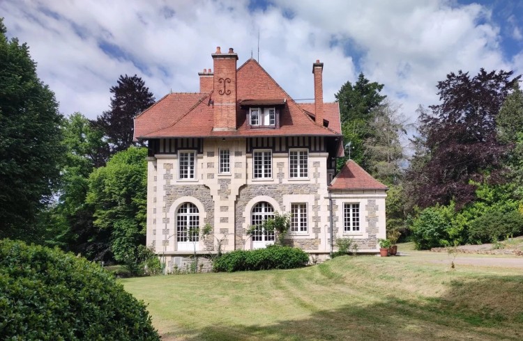 Property for Sale in Truly unique chateau with two gites on a woodland park of 5 acres, Haute-Vienne, Near Cussac, Haute-Vienne, Nouvelle-Aquitaine, France