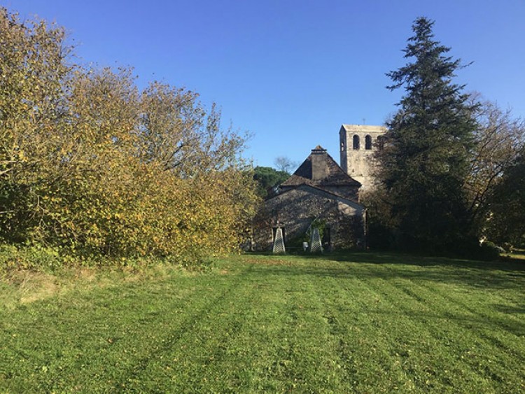 Property for Sale in An interesting imposing and historical property situated in a sleepy hamlet close to Issigeac and Bergerac., Dordogne, issigeac, Nouvelle-Aquitaine, France