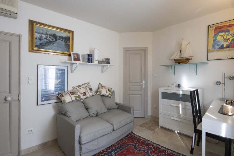 Property for Sale in Village house in Maussane-les-Alpilles, Provence-Alpes-Côte d'Azur, France