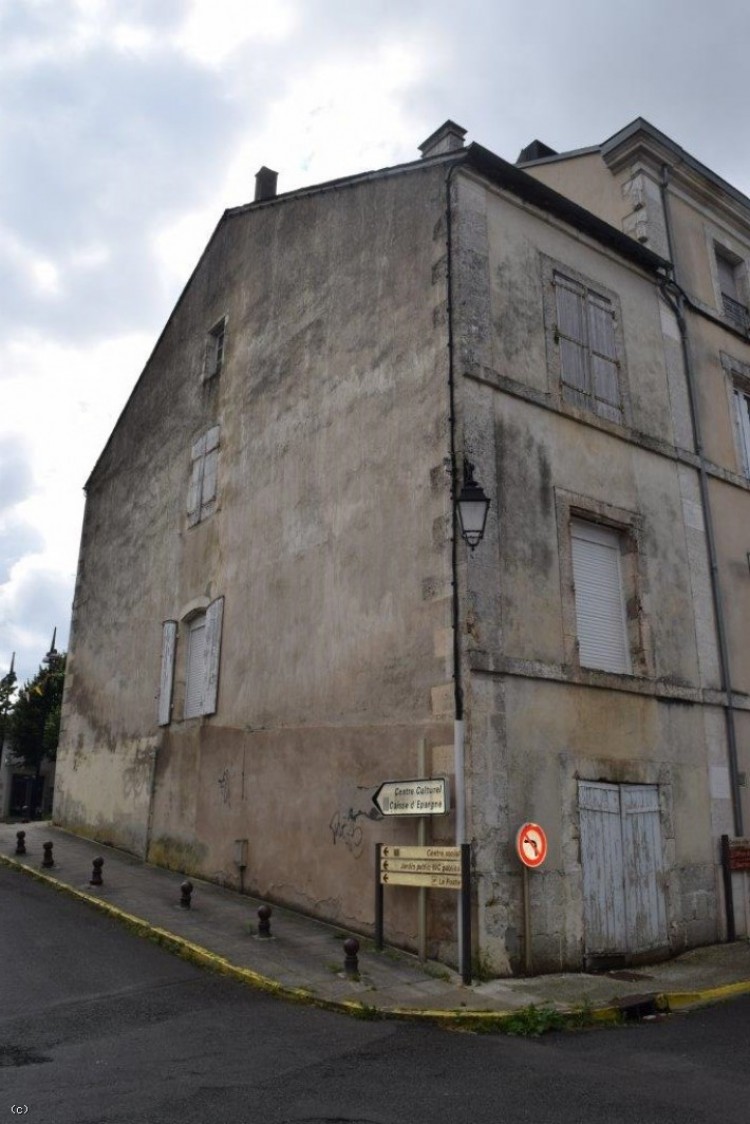 Property for Sale in Building With Ground Floor Offices And Potential for Apartment Above- In The Town Centre Of Ruffec, Charente, Ruffec, Nouvelle-Aquitaine, France