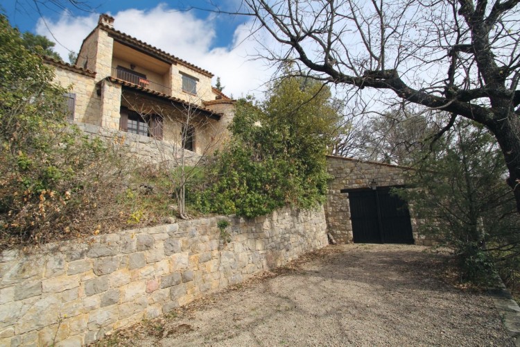 Property for Sale in House in Fayence, Var, Provence-Alpes-Côte d'Azur, France