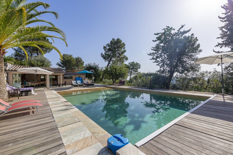 Property for Sale in VILLA/HOUSE in Vence, Alpes-Maritimes, Vence, Provence-Alpes-Côte d'Azur, France