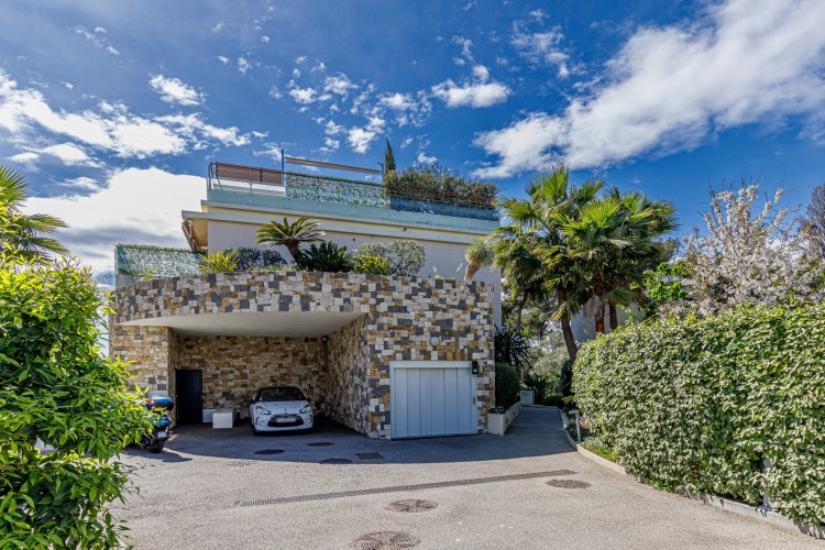 Property for Sale in APARTMENT in Antibes, Alpes-Maritimes, Antibes, Provence-Alpes-Côte d'Azur, France