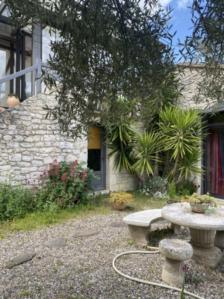 Property for Sale in Village house in Midi-Pyrenees, Tarn-et-Garonne, Midi-Pyrenees, Occitanie, France