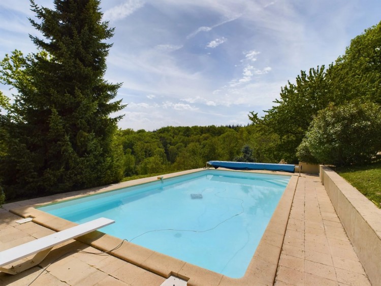 Property for Sale in Stunning property with swimming pool and panoramic views, Lot-et-Garonne, Near Penne-d?Agenais, Lot-et-Garonne, Nouvelle-Aquitaine, France