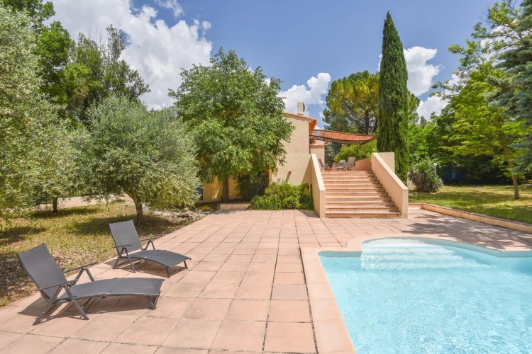 Property for Sale in Villa in Villecroze, Var, Provence-Alpes-Côte d'Azur, France