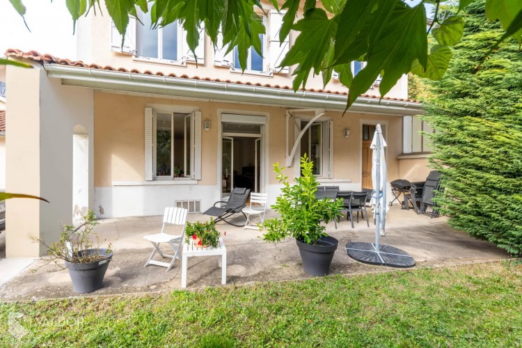 Property for Sale in VILLA/HOUSE in Saint-Germain-au-Mont-d'Or, Rhône, Saint-Germain-au-Mont-d'Or, Auvergne-Rhône-Alpes, France