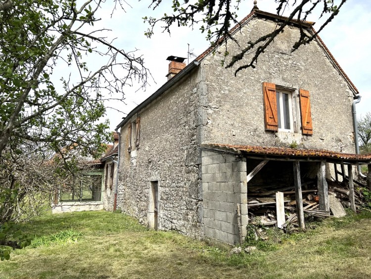 Property for Sale in Former farm to renovate in the heart of the Braunhie forest, Lot, Near Caniac-du-Causse, Lot, Occitanie, France