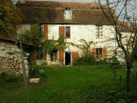 village house near Ribérac: €293,000