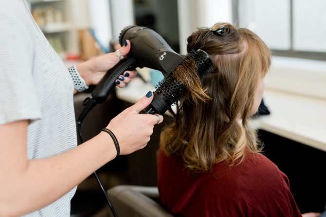 Essential French Vocabulary: At the Hair Salon/Chez le Coiffeur