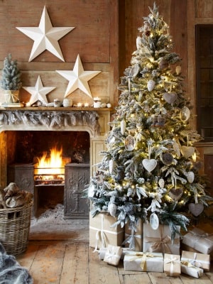 chalet chic christmas decor