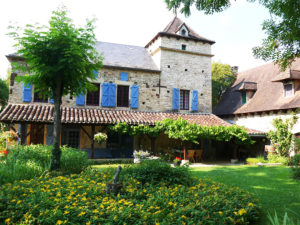 A typical Lotoise property with pigeonnier