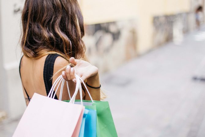 Shopping in France: Returns, Exchanges, and Consumer Rights