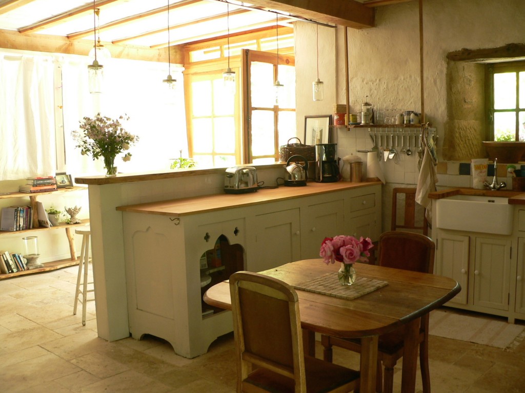 Artist retreat in France -Noelle Thompson 