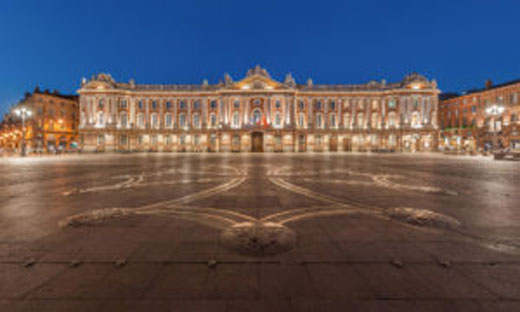 1920px-toulouse_capitole_night_wikimedia_commons-300x180