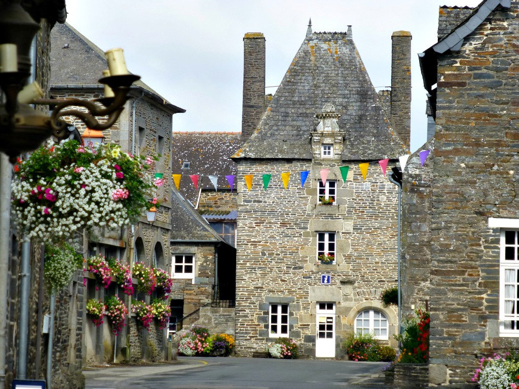 Where to Buy in France Now Gouarec, Côtesd'Armore, Brittany