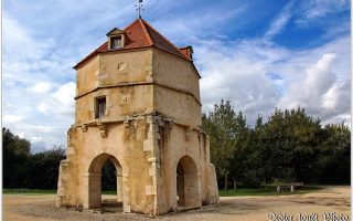 Where to Buy in France Now: Sauzé-Vaussais