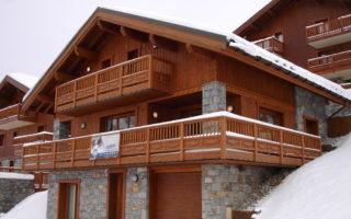 Rare opportunity: A brand new detached ski chalet in the Alps