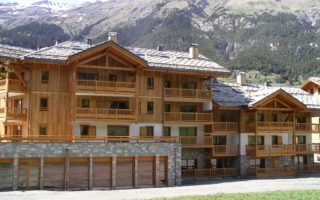 L-plate skiers help drive property sales in French alpine resort