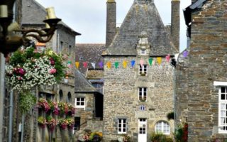 Where to Buy in France Now: Gouarec, Côtes-d’Armore, Brittany