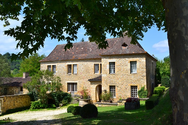 Your French Property Search: Estate Agents and Private Sellers