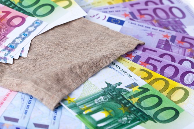French Currency Exchange Checklist: Your To-Do List