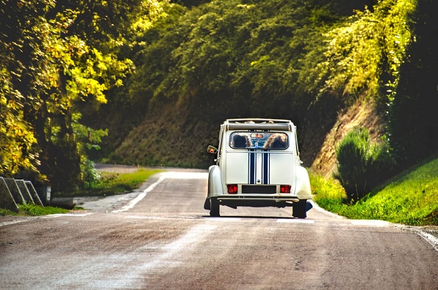 ‘Priorité à Droite’: When Do I Have Right-of-Way When Driving on French Roads?