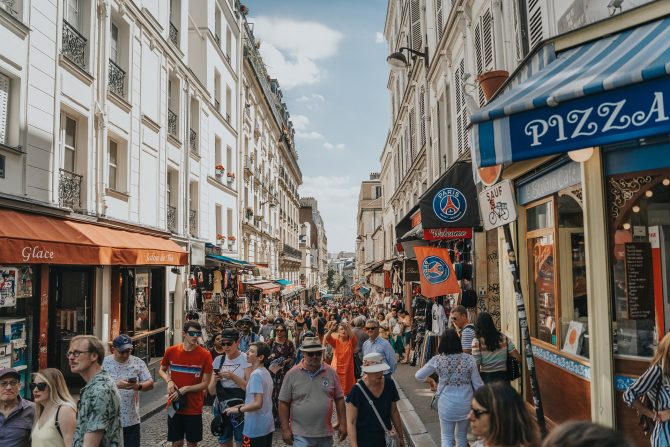 Opening Hours in France: Shops, Services, Restaurants