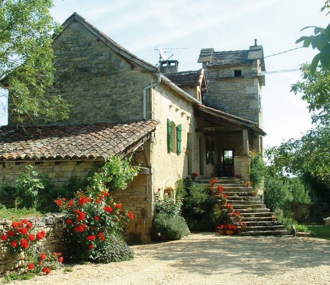 Character property in Tarn-et-Garonnes with green window shutters