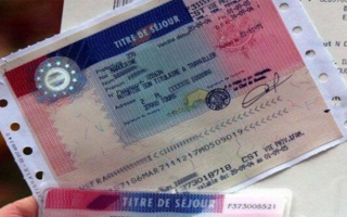 News Digest: Almost 100,000 Brits granted Residence Permits and Macron has lost his Majority