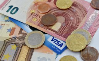 The Advantage of Using a Currency Specialist Over a Bank