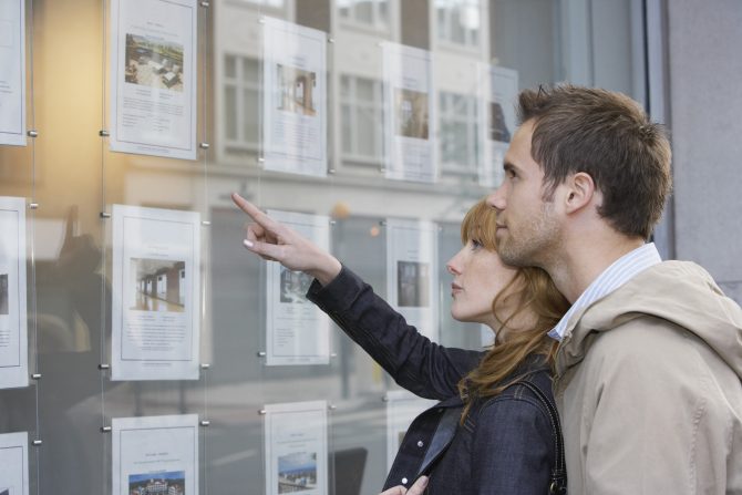 Should You Sell Your French Property Privately or Use An Estate Agent?