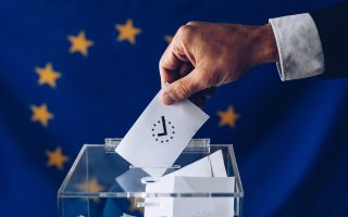 News Digest: Will Foreigners Receive the Right to Vote in France?