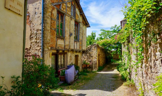 How to Be Prepared for Your Viewing Trip to France