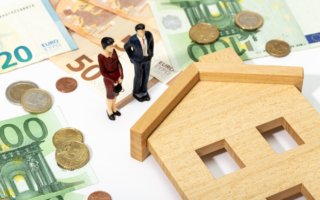 How to manage FX exposure when buying a property in France