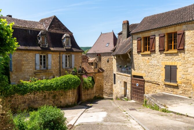 How A Buying Agent Can Help You Find Your Dream French Home