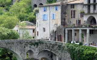 Why Renovation Advice Before You Buy is the Smartest Move in France