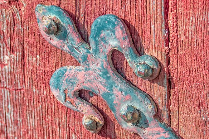 What is the Fleur de Lis and Why is it Significant to France?