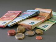 Sterling slips on fiscal jitters as Labour conference fuels ...