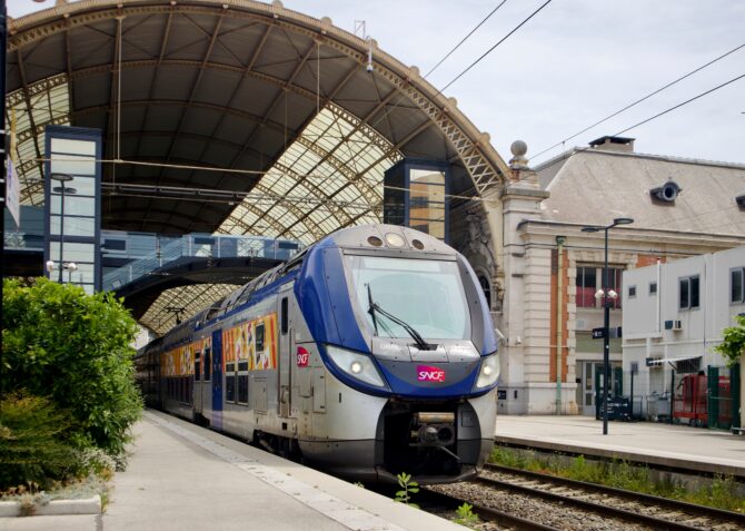 SUD Rail Strikes as Wage Negotiations Open: News Digest