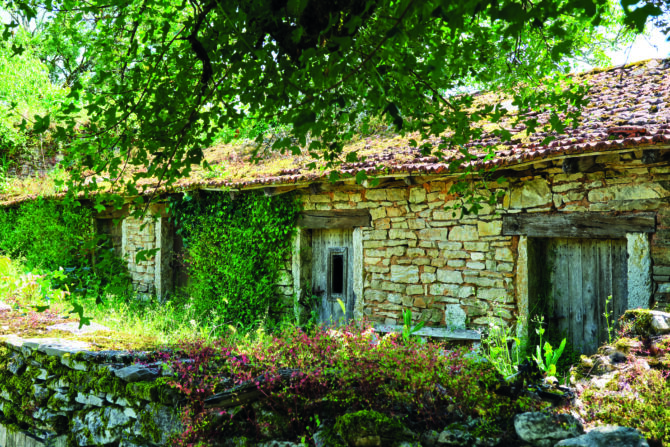 How to Buy Well in France: Due Diligence, Surveys and Planning Checks