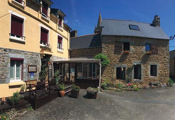 Life in St-Carreuc: A Village in the Côtes-d’Armor
