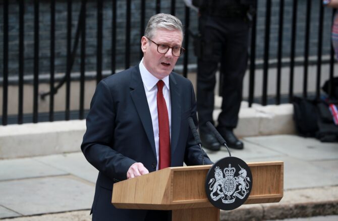 Starmer Resignation Process Adds to UK Market Uncertainty: Sterling Update